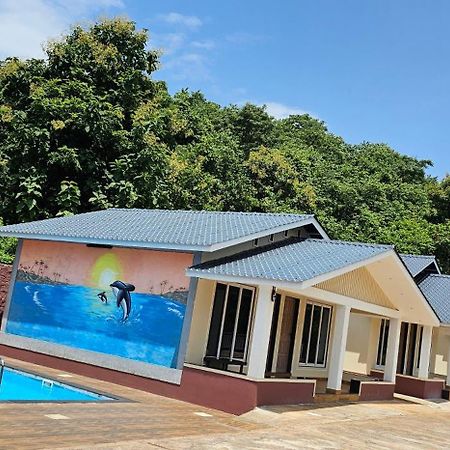 Nisarg Resort Guhāgar エクステリア 写真
