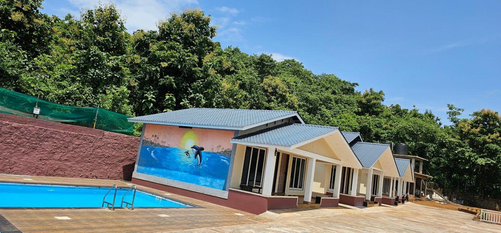 Nisarg Resort Guhāgar エクステリア 写真