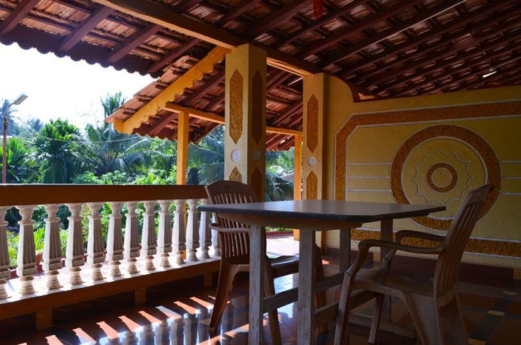 Nisarg Resort Guhāgar エクステリア 写真