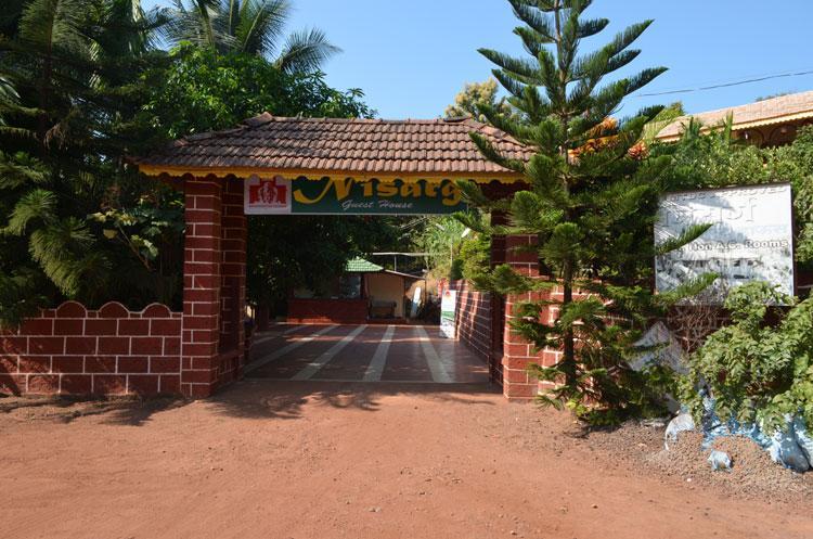 Nisarg Resort Guhāgar エクステリア 写真